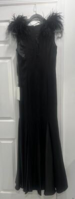 Mac Duggal 5107 Sz 12 Plunging V Neck Embellished Leaf Gown Black - Image 5